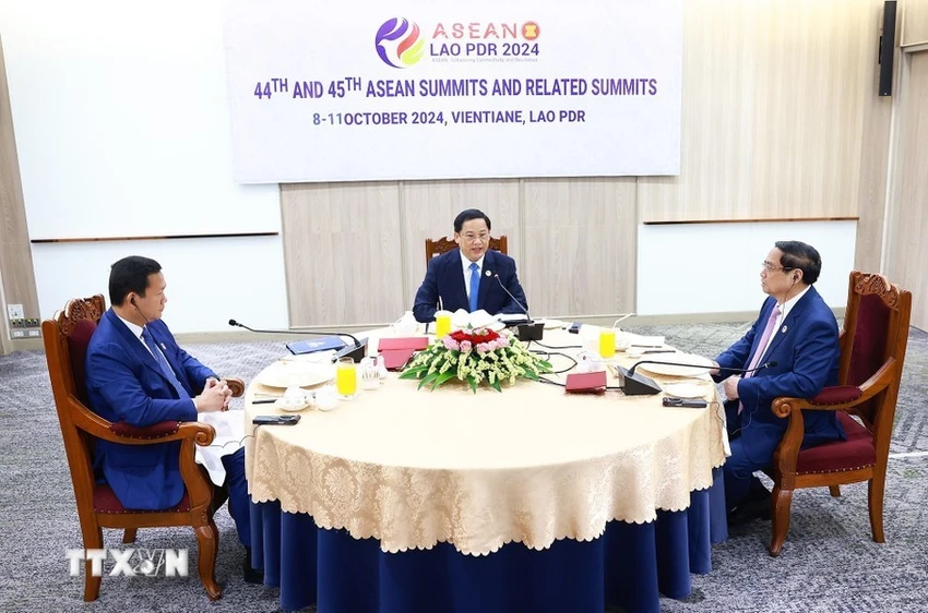 hinh-anh-thu-tuong-3-nuoc-viet-nam-lao-campuchia-an-sang-va-lam-viec-5.jpg