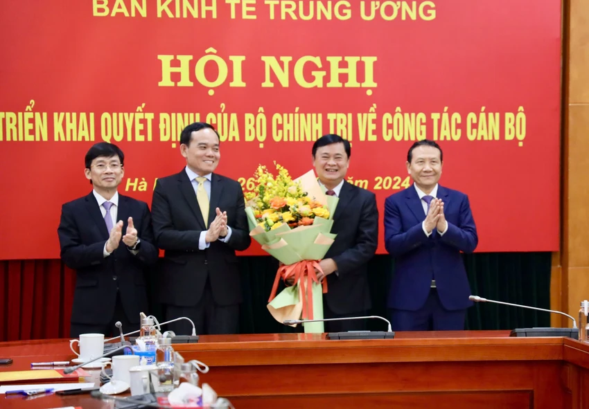 bi-thu-nghe-an-thai-thanh-quy-lam-pho-truong-ban-kinh-te-trung-uong.jpg