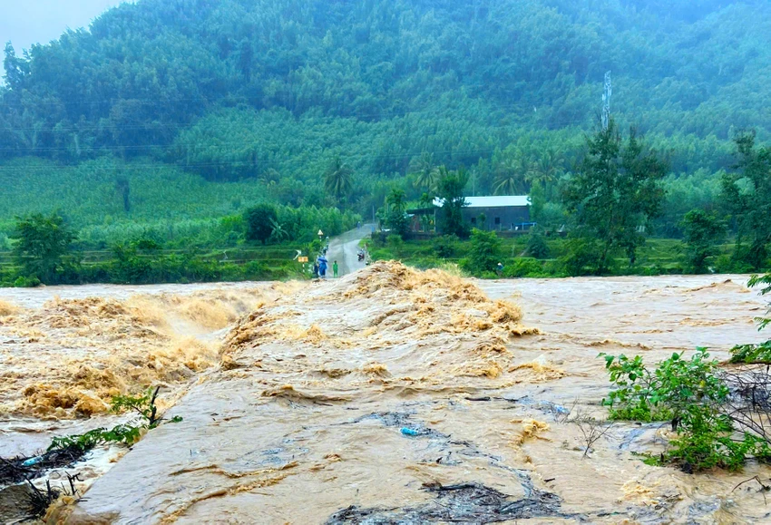 Bình Định cảnh báo lũ quét, sạt lở tại nhiều địa phương