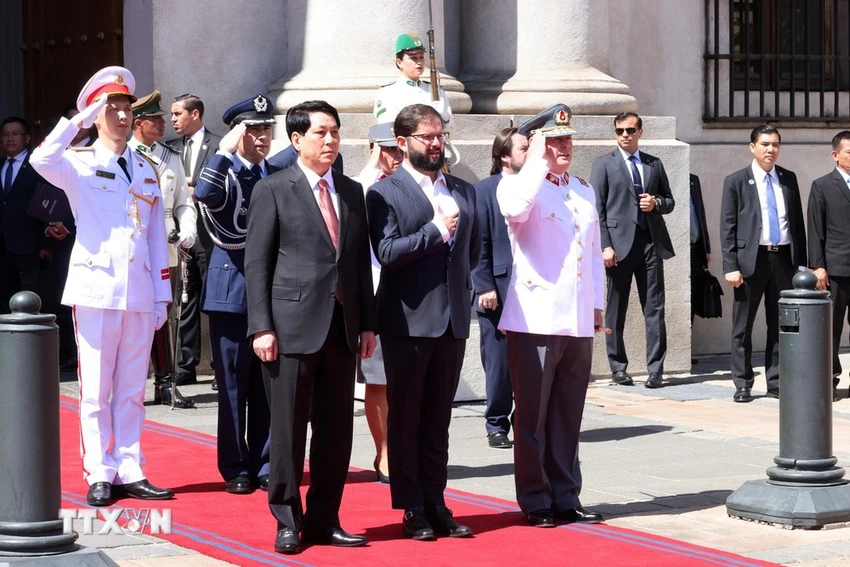 tong-thong-chile-chu-tri-le-don-chu-tich-nuoc-luong-cuong.jpg