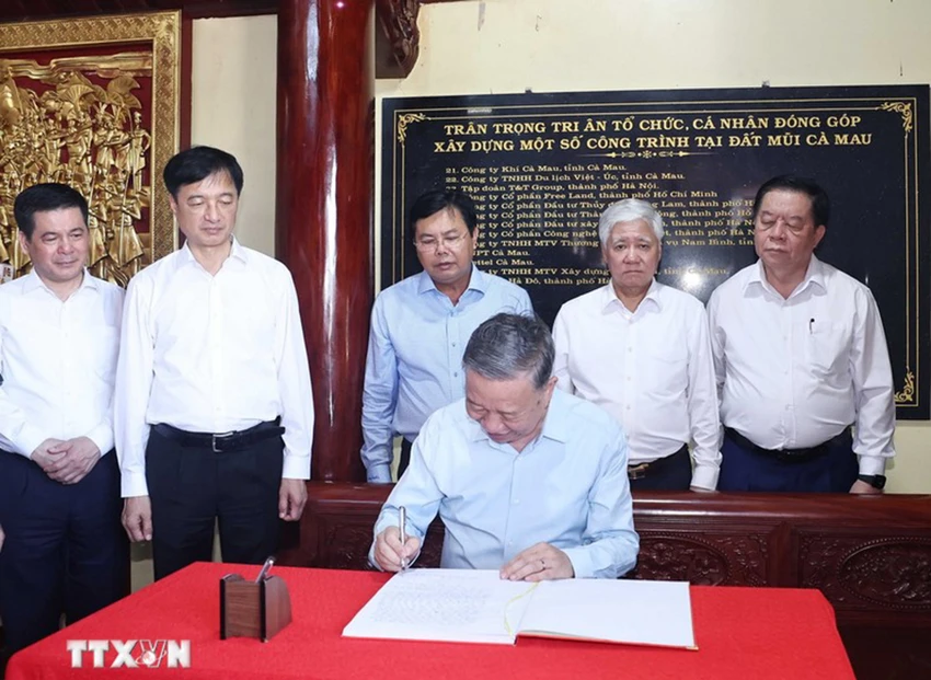 tong-bi-thu-to-lam-dang-huong-tai-den-tho-quoc-to-lac-long-quan-o-ca-mau-3.jpg