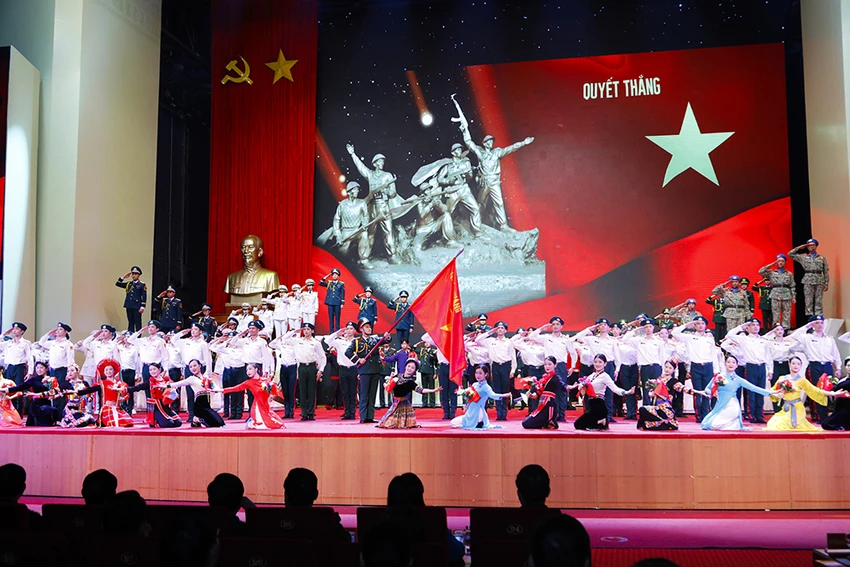 Bộ trưởng Phan Văn Giang: Vũ khí trưng bày tại lễ kỷ niệm 80 năm phải thể hiện được sức mạnh của Quân đội