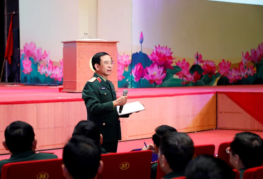 bo-truong-phan-van-giang-vu-khi-trung-bay-tai-le-ky-niem-80-nam-phai-the-hien-duoc-suc-manh-cua-quan-doi-2.jpg