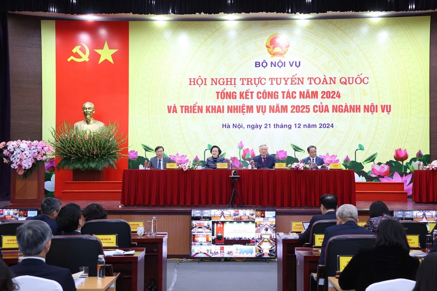 Bộ Nội vụ: Sẽ trình Quốc hội việc thực hiện cải cách tiền lương trong năm 2025