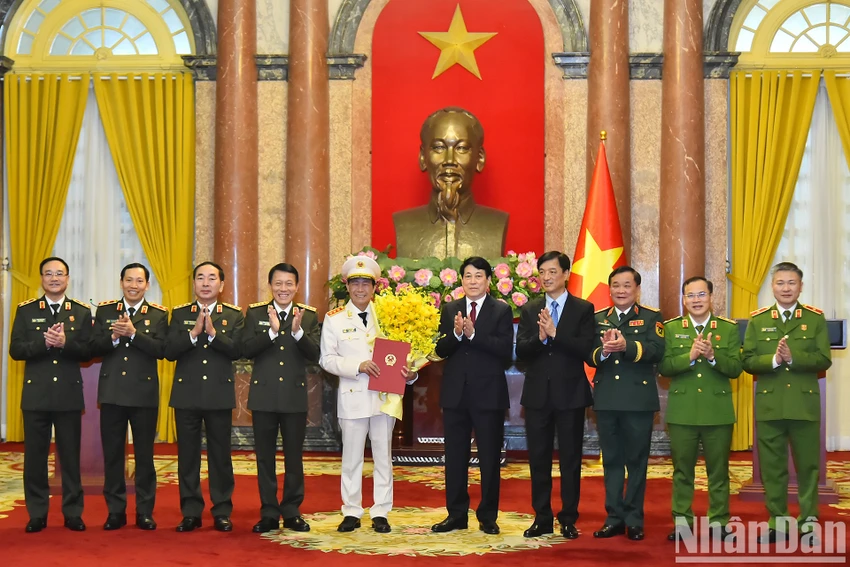 chu-tich-nuoc-luong-cuong-thu-truong-bo-cong-an-le-quoc-hung-duoc-thang-quan-ham-thuong-tuong-1.jpg