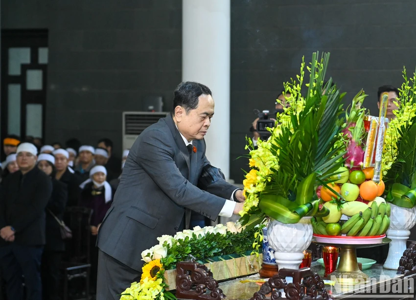 cu-hanh-trong-the-le-tang-dai-tuong-nguyen-quyet-11.jpg