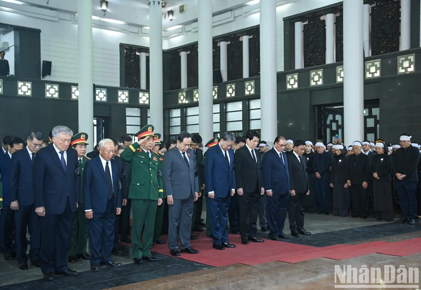cu-hanh-trong-the-le-tang-dai-tuong-nguyen-quyet-4.jpg