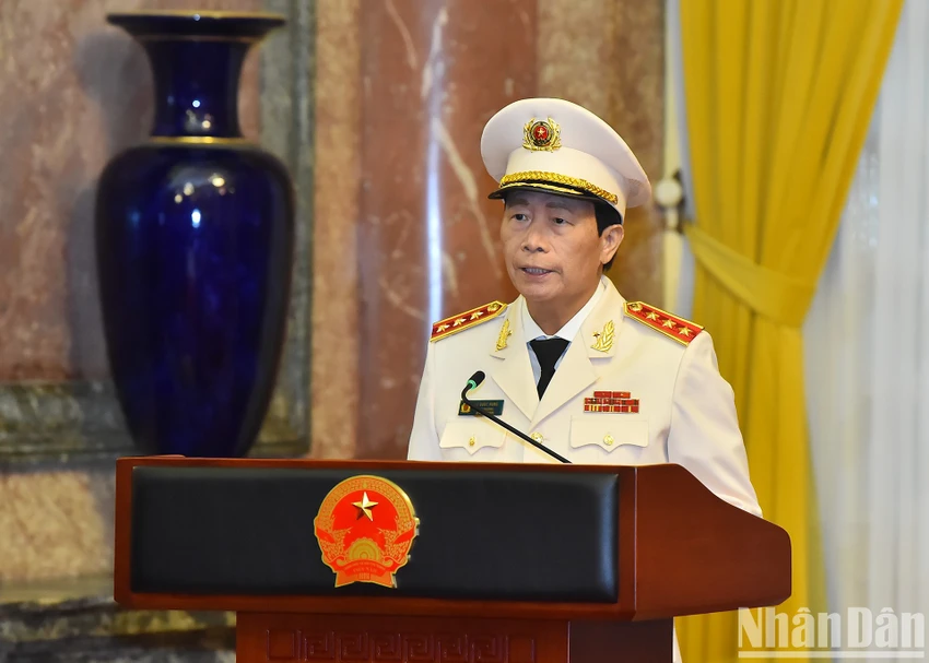 thu-truong-bo-cong-an-le-quoc-hung-duoc-thang-quan-ham-thuong-tuong.jpg