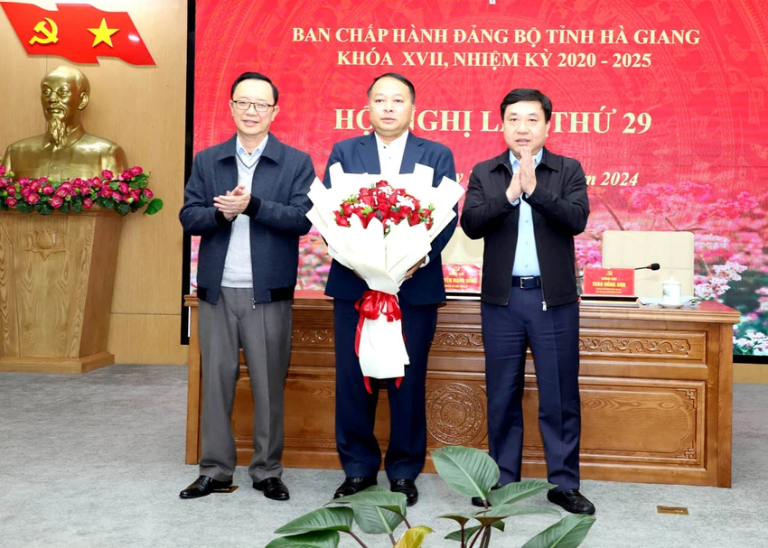 giam-doc-cong-an-ha-giang-lam-bi-thu-tinh-uy.jpg