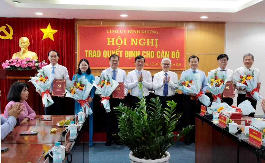 nhan-su-tuan-qua-dieu-dong-bo-nhiem-nhan-su-chu-chot-hang-loat-tinh-thanh.jpg