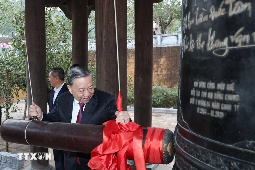 tong-bi-thu-to-lam-dang-huong-tuong-niem-chu-tich-ho-chi-minh-tong-bi-thu-le-hong-phong-2.png