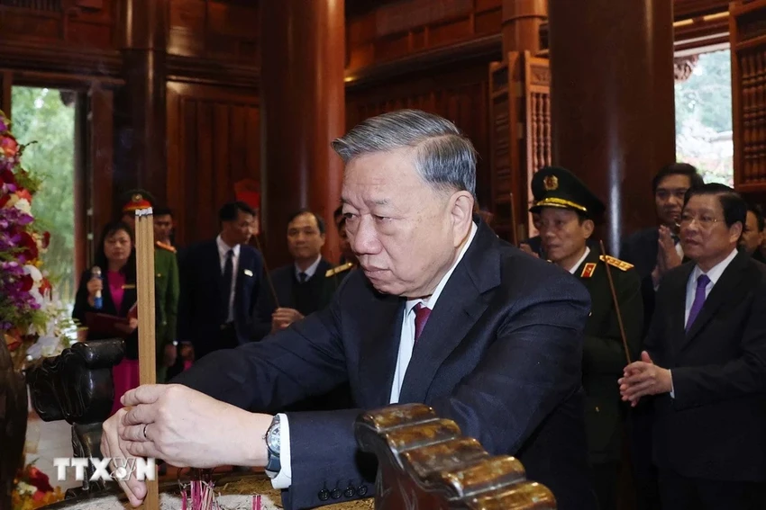 tong-bi-thu-to-lam-dang-huong-tuong-niem-chu-tich-ho-chi-minh-tong-bi-thu-le-hong-phong-5.png