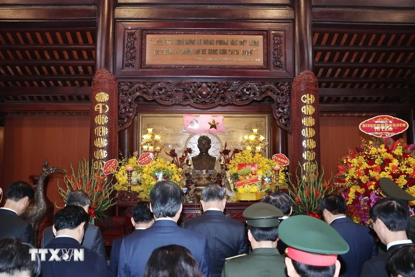 tong-bi-thu-to-lam-dang-huong-tuong-niem-chu-tich-ho-chi-minh-tong-bi-thu-le-hong-phong-9.png