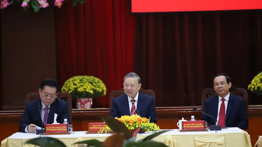 hinh-anh-tong-bi-thu-to-lam-gap-mat-can-bo-lao-thanh-cac-tinh-thanh-phia-nam-5.jpg