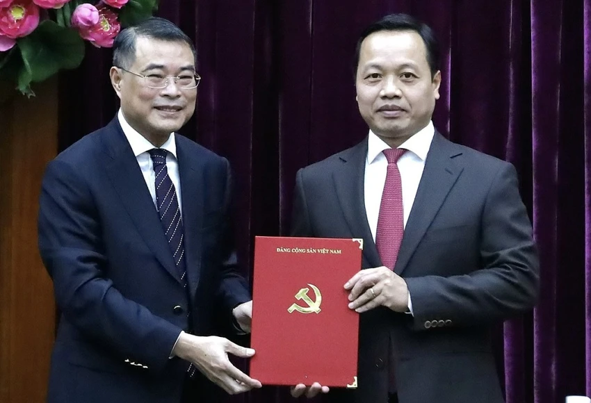 Nhân sự tuần qua: Bộ Chính trị điều động, chỉ định nhiều lãnh đạo chủ chốt