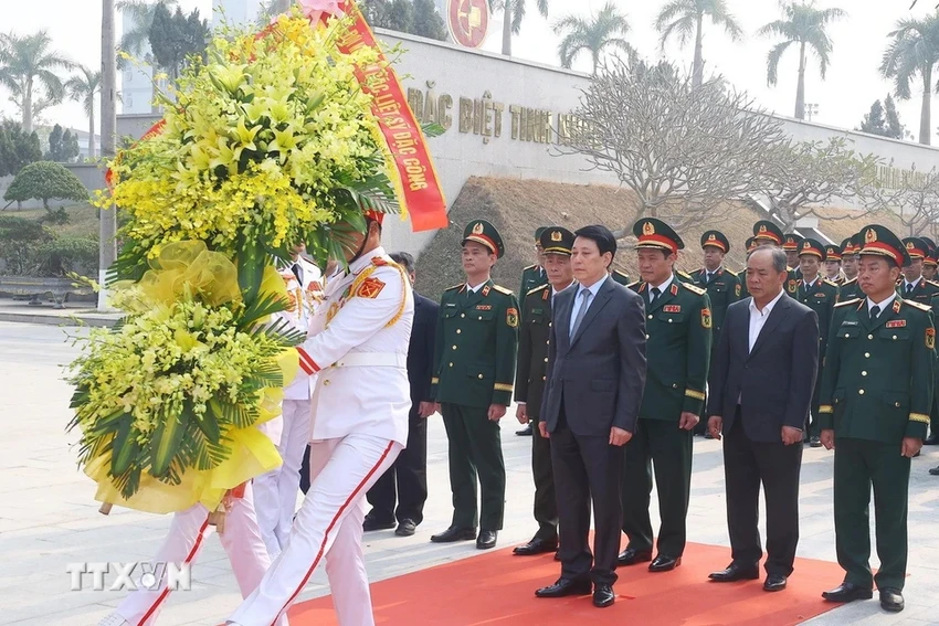 2010-chu-tich-nuoc-chuc-tet-binh-chung-dac-cong-6.jpeg