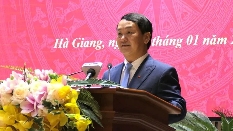 ong-hau-a-lenh-lam-bi-thu-tinh-uy-ha-giang.jpg