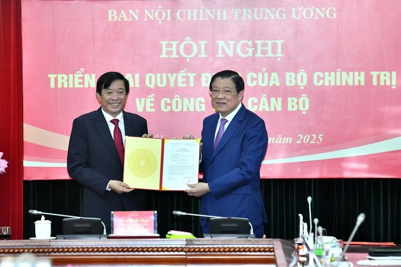 ong-bui-van-nghiem-giu-chuc-pho-truong-ban-noi-chinh-trung-uong.jpg