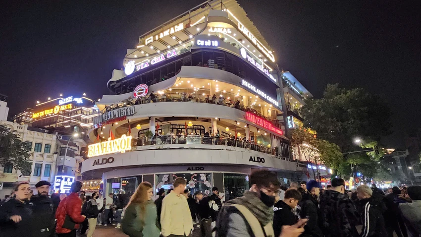 2-ha-noi-minh-truc.jpg