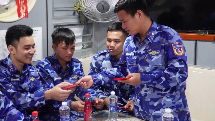 canh-sat-bien-chau-anh-thanh-nghi.jpg