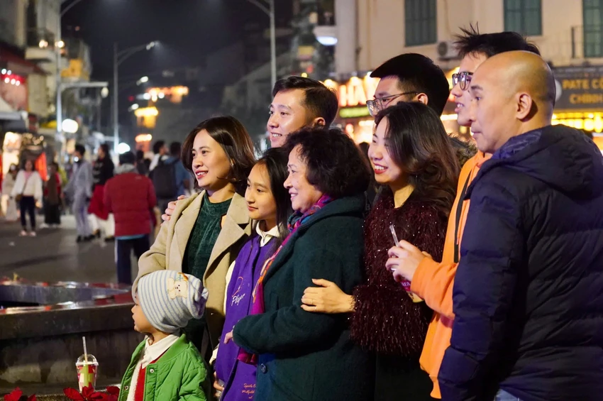 ha-noi-don-giao-thua.jpg