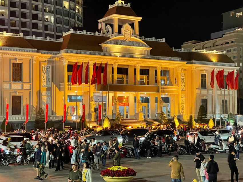 quang-truong-2-4-nha-trang-khanh-hoa.jpg