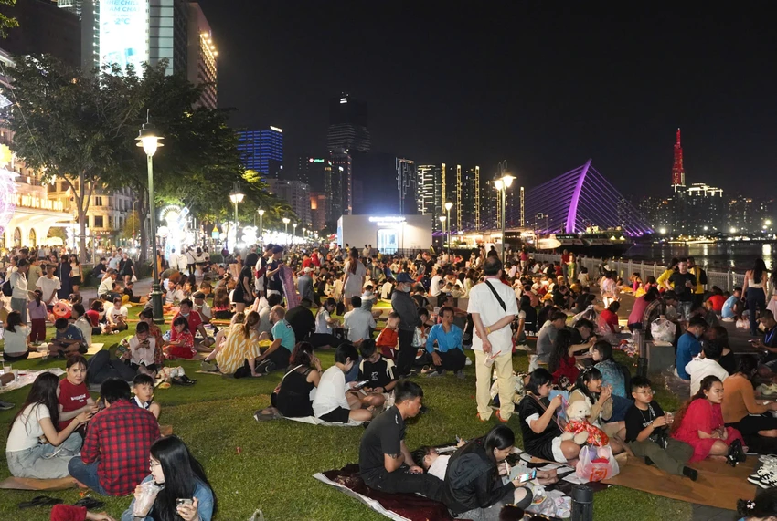 thuan-van-tp.hcm-nguyen-hue-1.jpg