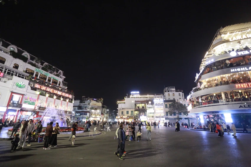 trung-tam-ha-noi-phi-hung-1.jpg
