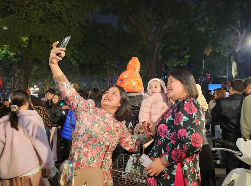 DOAN-GIAO-THUA-MINH-TRUC.jpg