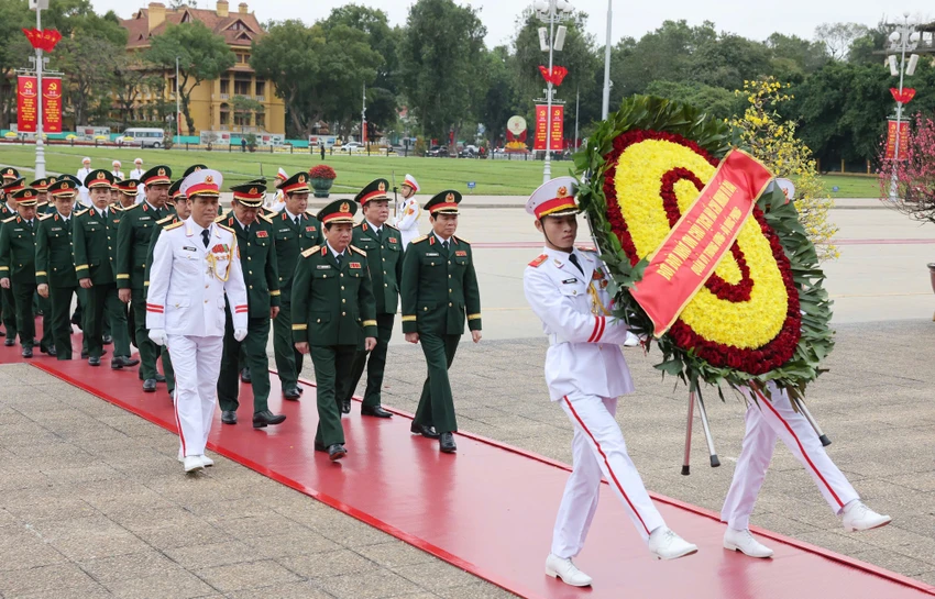 lanh-dao-dang-nha-nuoc-vao-lang-vieng-chu-tich-ho-chi-minh-nhan-95-nam-ngay-thanh-lap-dang-2.jpg