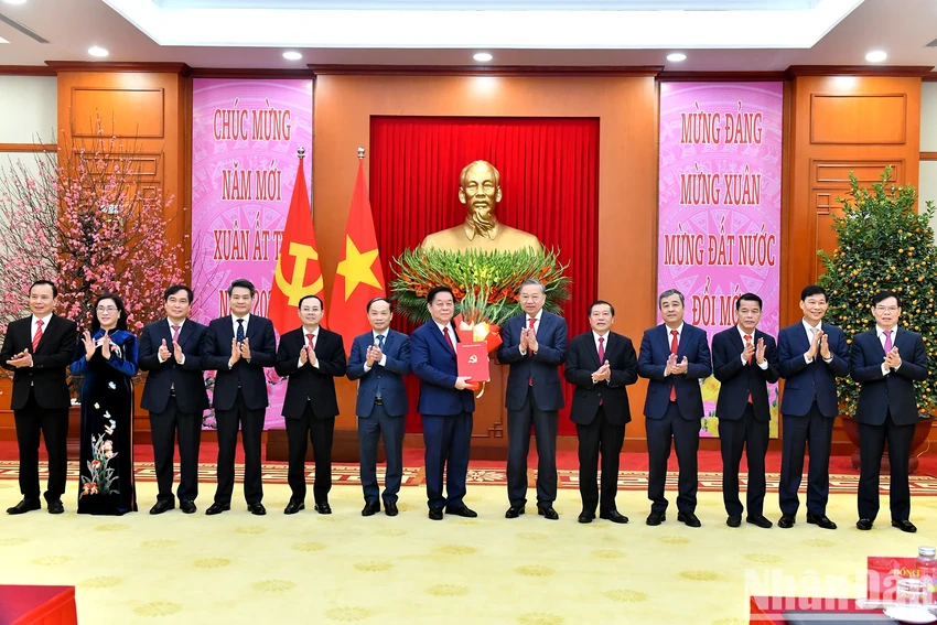 Ông Nguyễn Trọng Nghĩa làm Trưởng Ban Tuyên giáo và Dân vận Trung ương