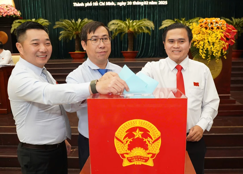ong-nguyen-van-duoc-lam-chu-tich-ubnd-tp-hcm-2.jpg