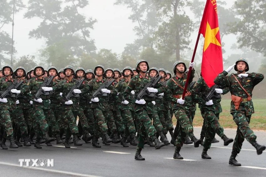 Chùm ảnh: Hàng nghìn chiến sĩ hợp luyện diễu binh, diễu hành kỷ niệm 50 năm Ngày giải phóng miền Nam