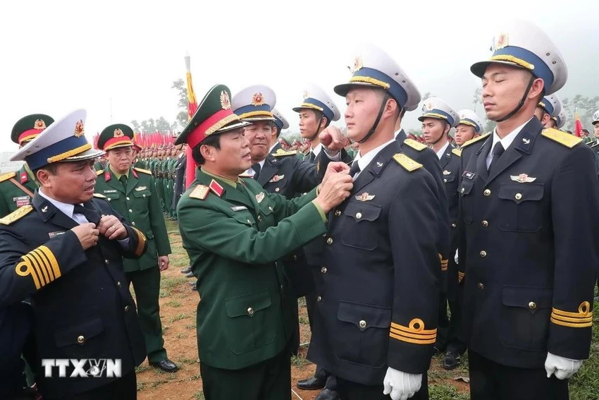 bo-quoc-phong-hop-luyen-dieu-binh-50-nam-thong-nhat-dat-nuoc-10.jpg