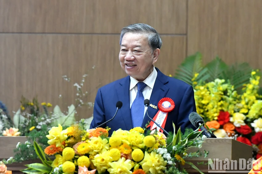 tong-bi-thu-to-lam-dai-tuong-luong-tam-quang-lam-chu-tich-hiep-hoi-du-lieu-quoc-gia.jpg