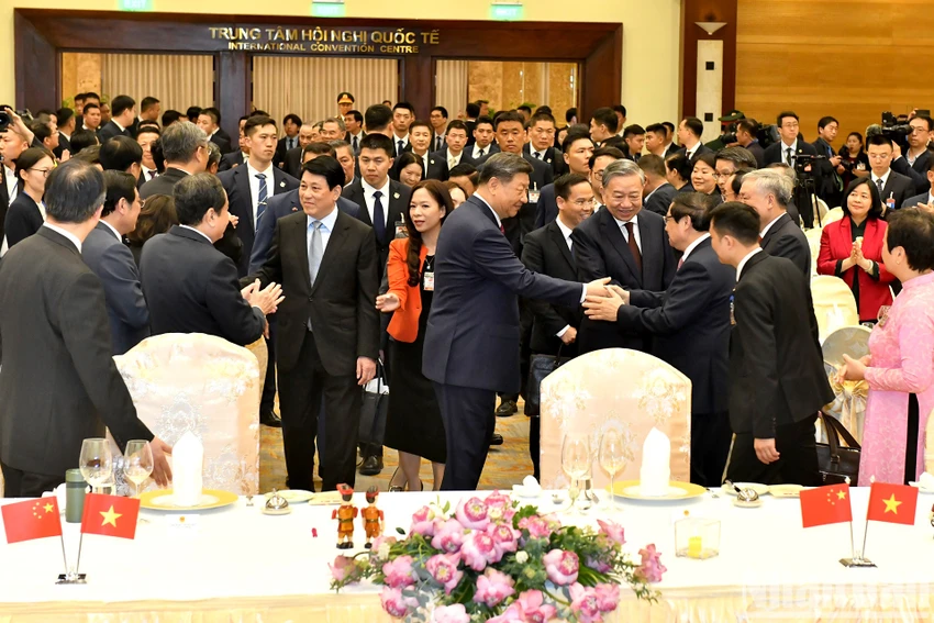 tiec-chieu-dai-tap-can-binh.jpg
