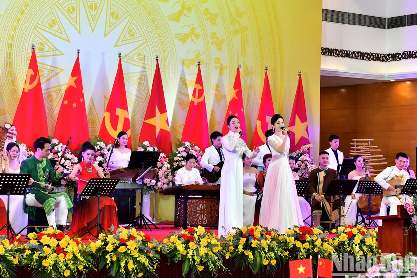 tiec-chieu-dai-tap-can-binh-3.jpg