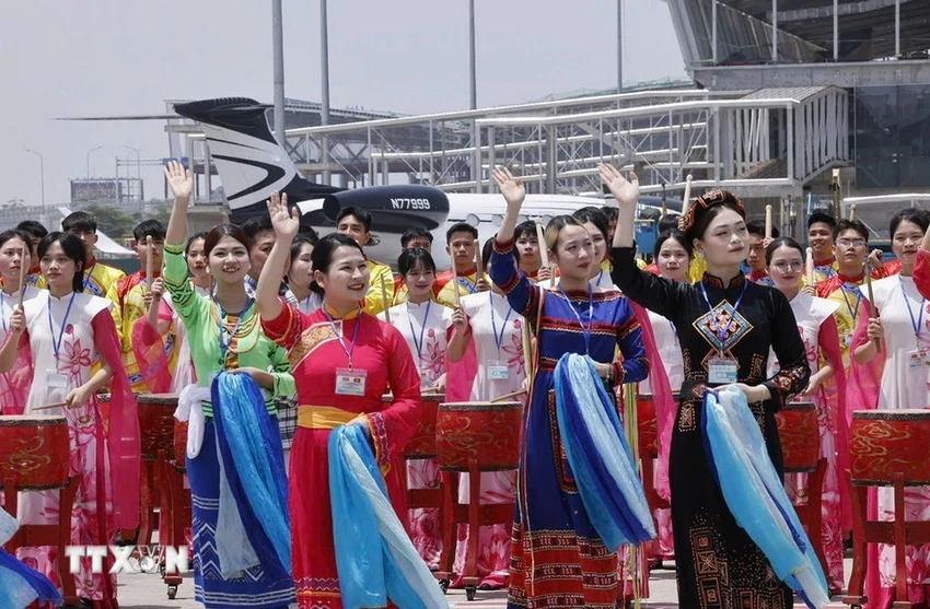 tong-bi-thu-chu-tich-nuoc-trung-quoc-tap-can-binh-den-ha-noi-bat-dau-chuyen-tham-cap-nha-nuoc-toi-viet-nam-7.jpg