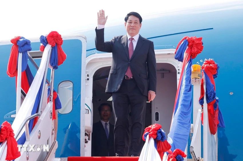 chu-tich-nuoc-luong-cuong-den-vieng-chan-bat-dau-tham-cap-nha-nuoc-toi-lao-1.jpg