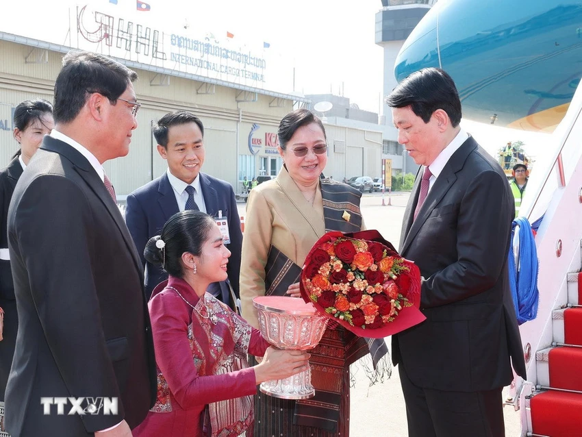 chu-tich-nuoc-luong-cuong-den-vieng-chan-bat-dau-tham-cap-nha-nuoc-toi-lao-4.jpg