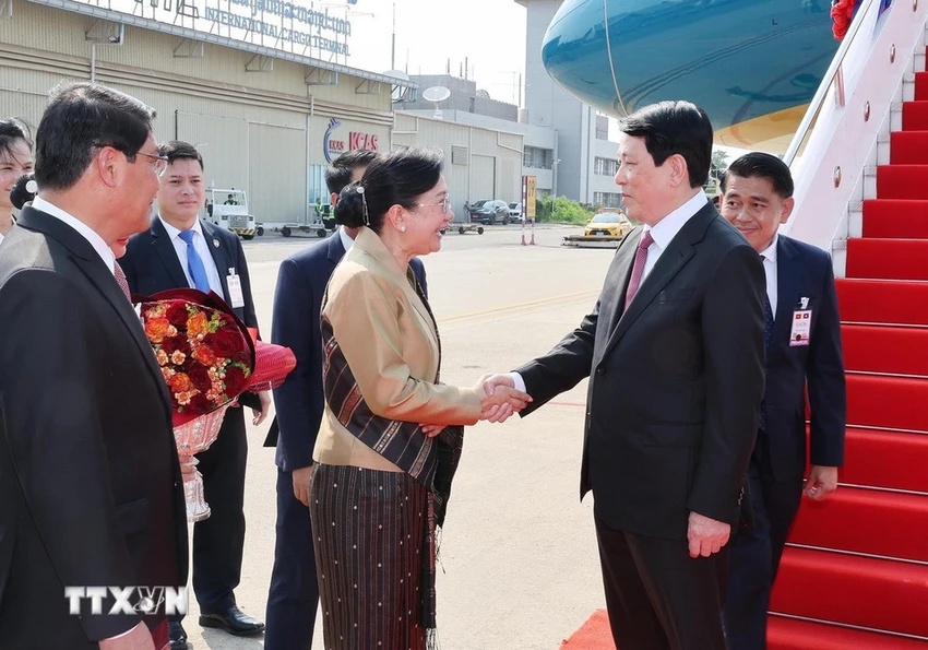chu-tich-nuoc-luong-cuong-den-vieng-chan-bat-dau-tham-cap-nha-nuoc-toi-lao-5.jpg