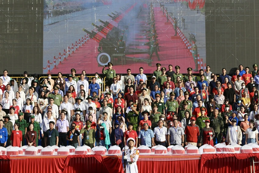 1-hoang-giang-tong-duyet-7h30.jpg