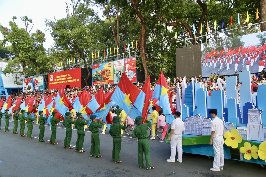 6-hoang-giang-tong-duyet-7h30.jpg