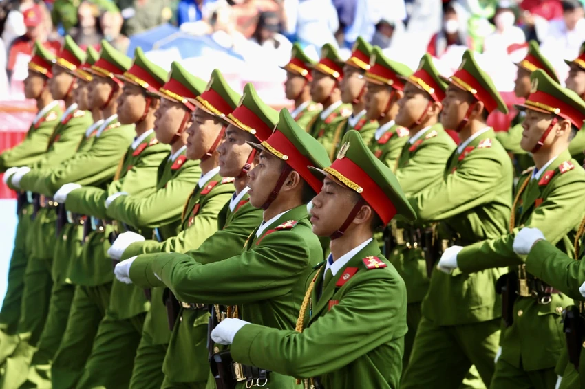 canh-sat-nhan-dan-giang.jpg