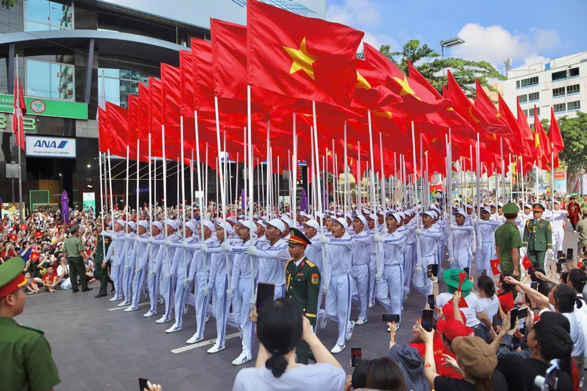 duong-nguyen-hue-nguyet-nhi-11.jpg