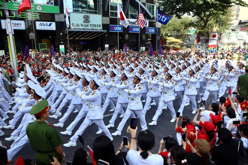 duong-nguyen-hue-nguyet-nhi-13.jpg