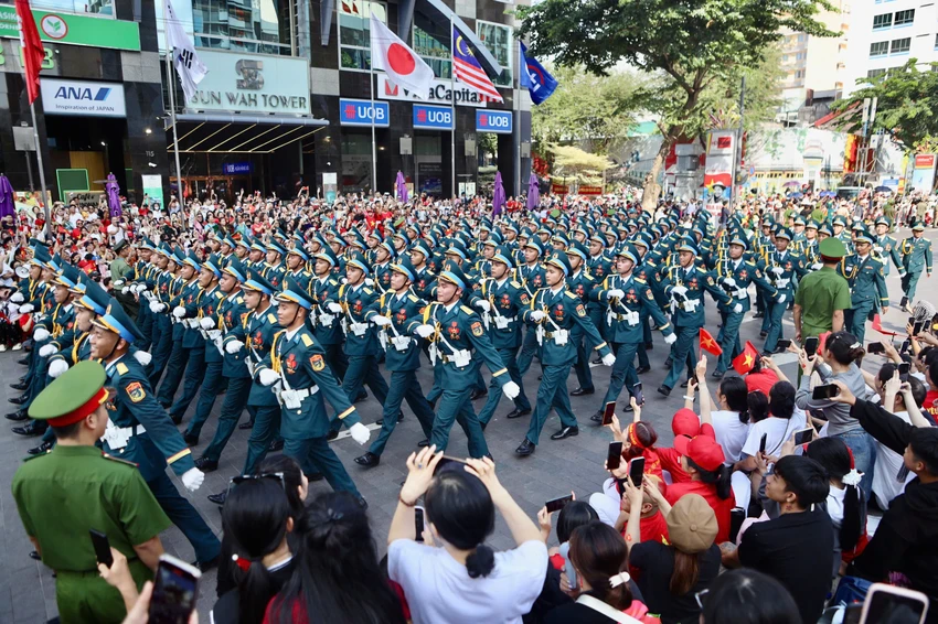 duong-nguyen-hue-nguyet-nhi-6.jpg