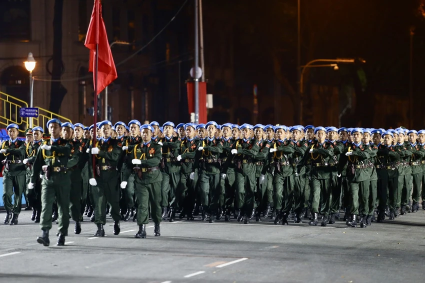 Hoang-giang-duyet-binh.jpg