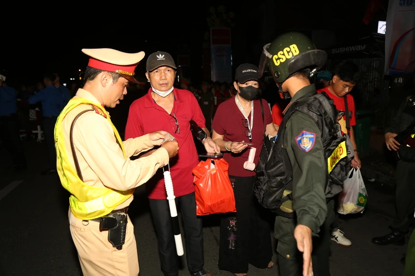 hoang-giang-kiem-tra-an-ninh-pham-ngoc-thach-10.jpg