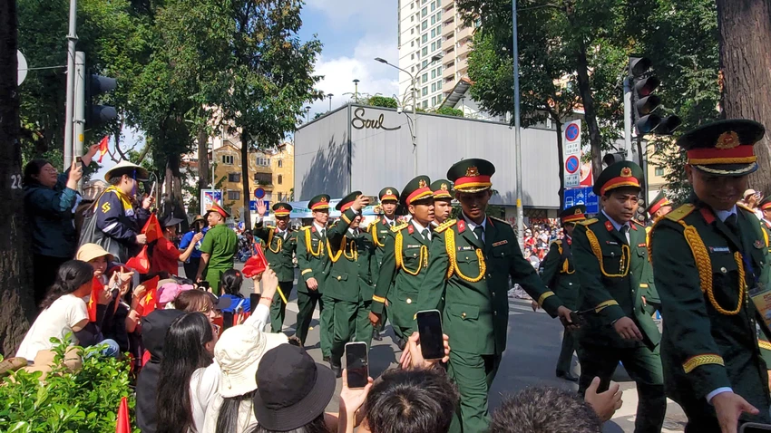 ok-di-chuyen-tong-duyet-nguyen-dinh-chieu-pasteur-nguyen-tan-26.jpg